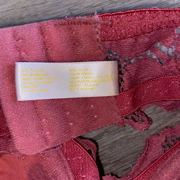 Adrienne Vittadini  Laced Bra size 38D.  (J) - Picture 4 of 4